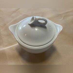 MIKASA CLASSIC FLAIR Sugar Bowl & Lid with White Calla Lilies Japan Vintage